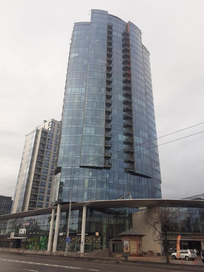 Luxury Apartment In Skyscraper Vilnius Exterior photo