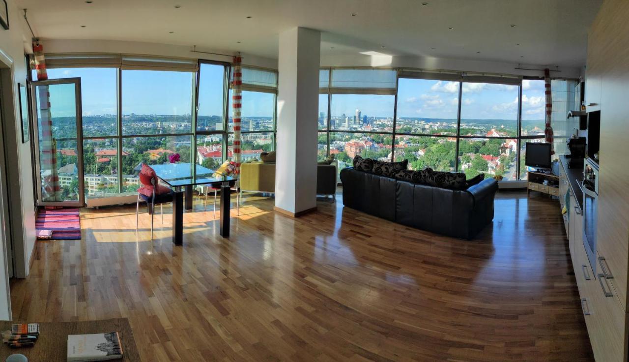 Luxury Apartment In Skyscraper Vilnius Exterior photo