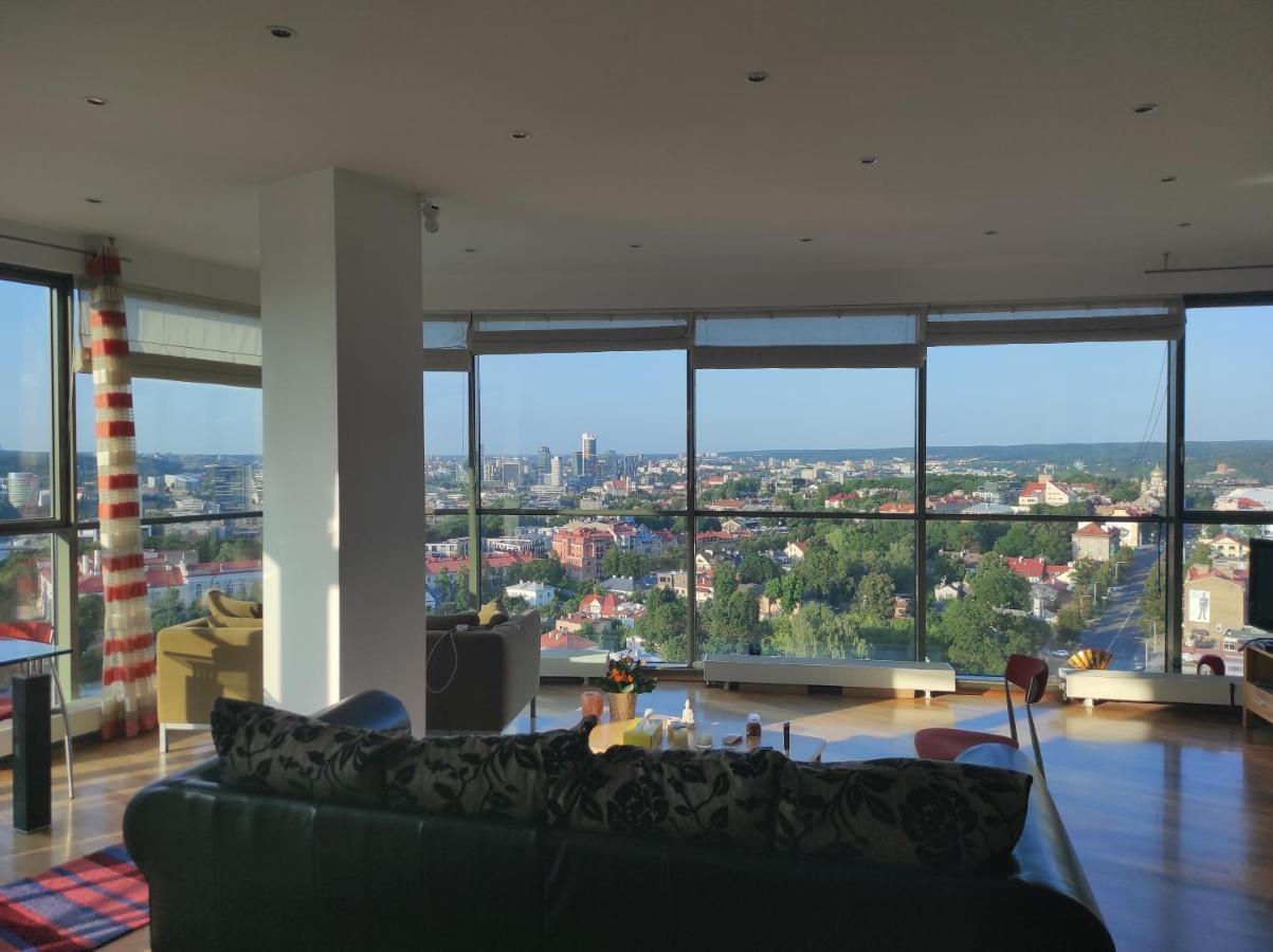Luxury Apartment In Skyscraper Vilnius Exterior photo