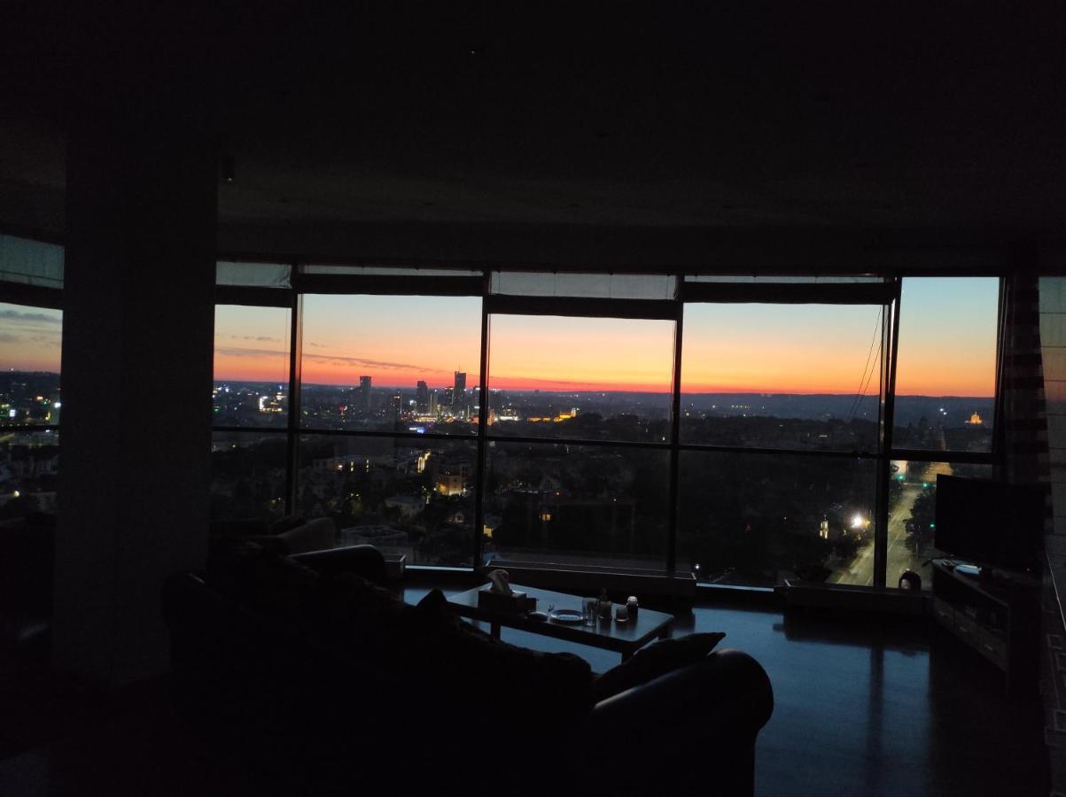Luxury Apartment In Skyscraper Vilnius Exterior photo