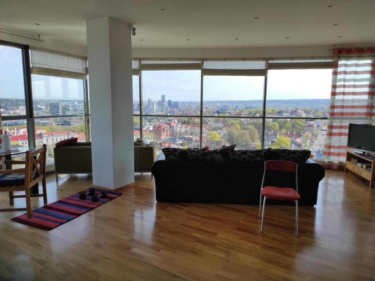 Luxury Apartment In Skyscraper Vilnius Exterior photo